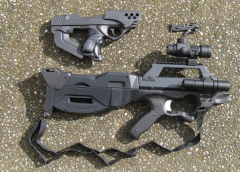Illustration for article titled Amazing fan-created, life-size reproductions of Appleseed weaponry